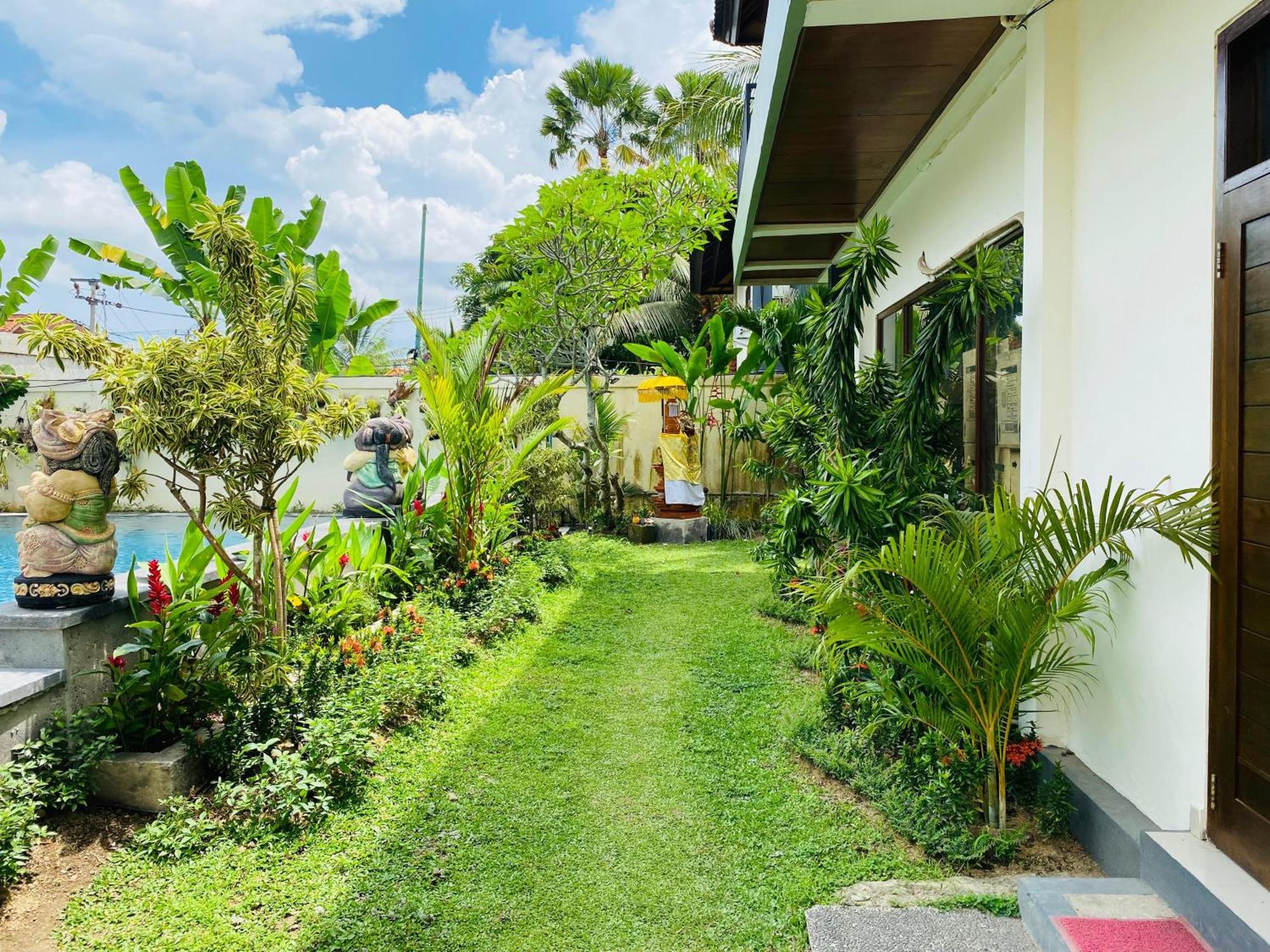 Putri Ayu Cottages Ubud Extérieur photo